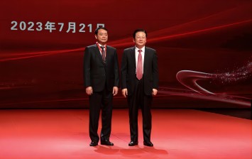 ?西保集團(tuán)蟬聯(lián)市五星級(jí)企業(yè)榮譽(yù)，集團(tuán)董事長、總經(jīng)理李偉鋒獲市“功勛企業(yè)家”稱號(hào)